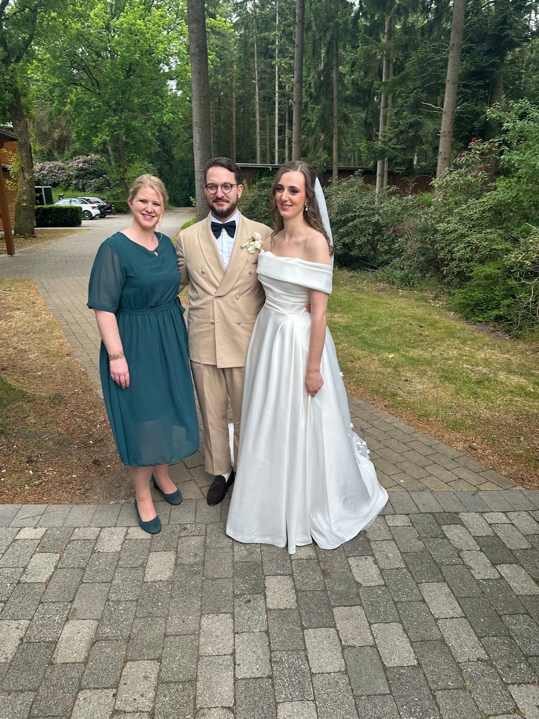 Hochzeitspaar mit freier Rednerin - Hotel Heidegrund Garrel